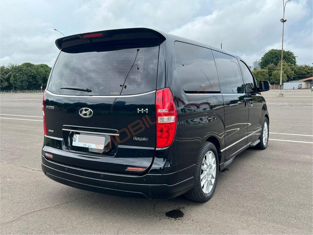 Mobil Hyundai H-1 2015
