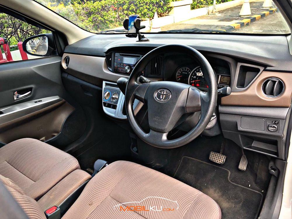 Mobil Toyota Calya 2018