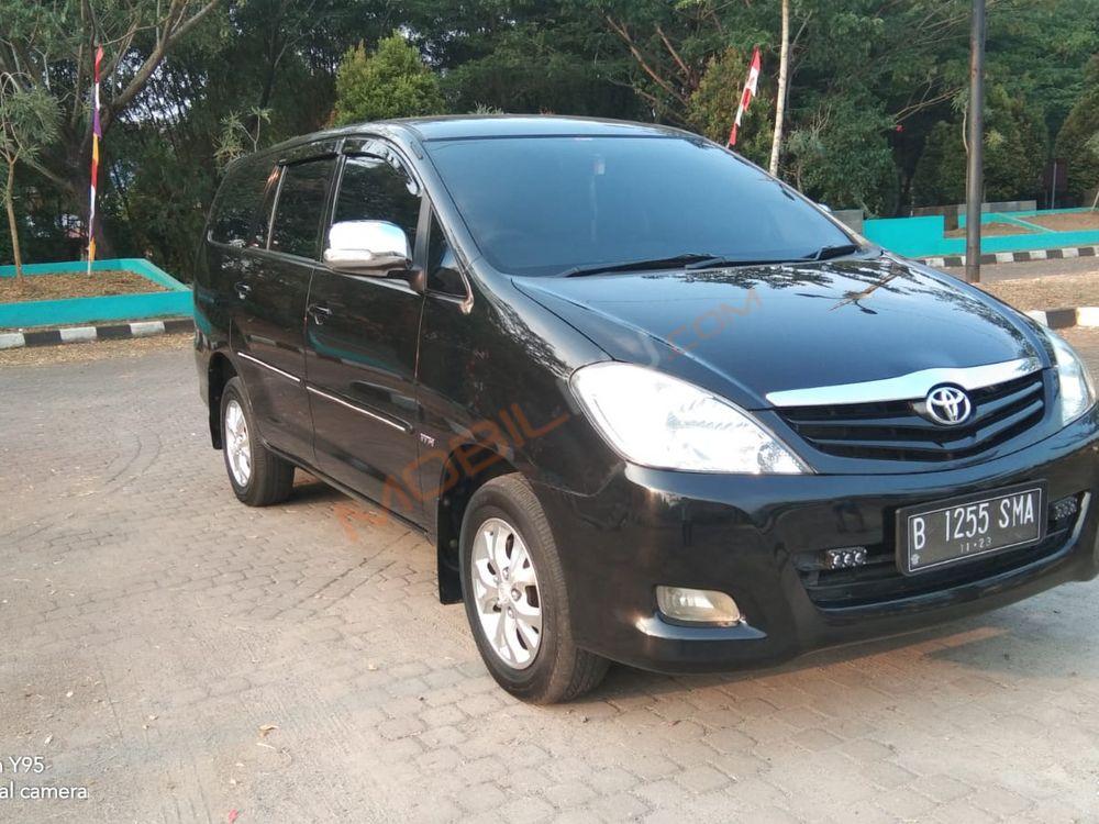 Mobil Toyota Kijang Innova 2008