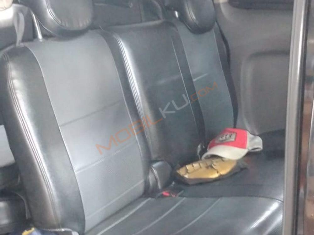 Mobil Nissan Evalia 2012