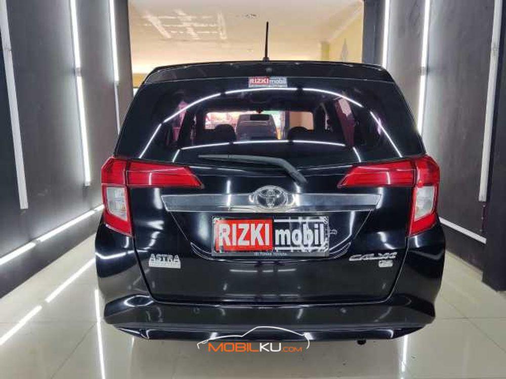 Mobil Toyota Calya 2017
