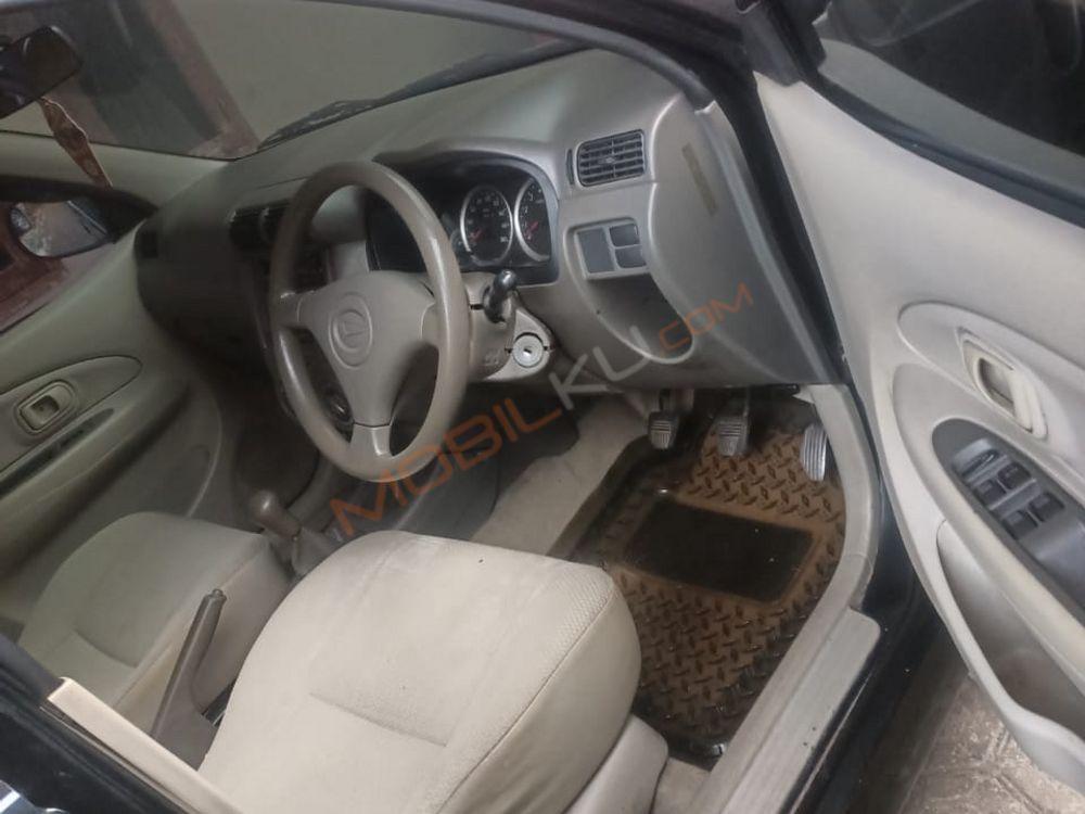 Mobil Daihatsu Xenia 2011
