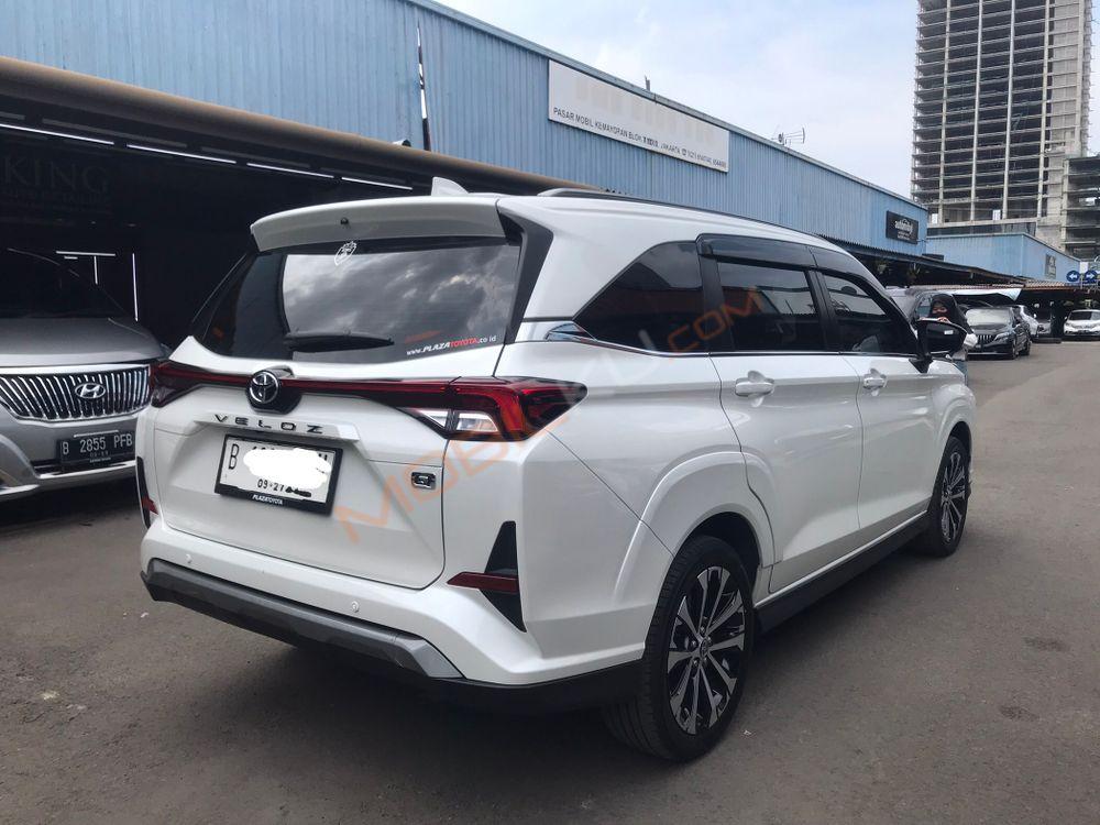 Mobil Toyota Veloz 2022