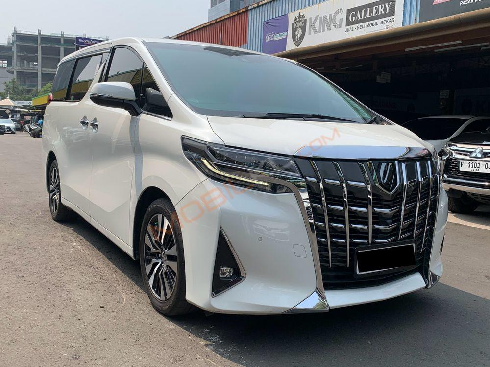 Mobil Toyota Alphard 2020