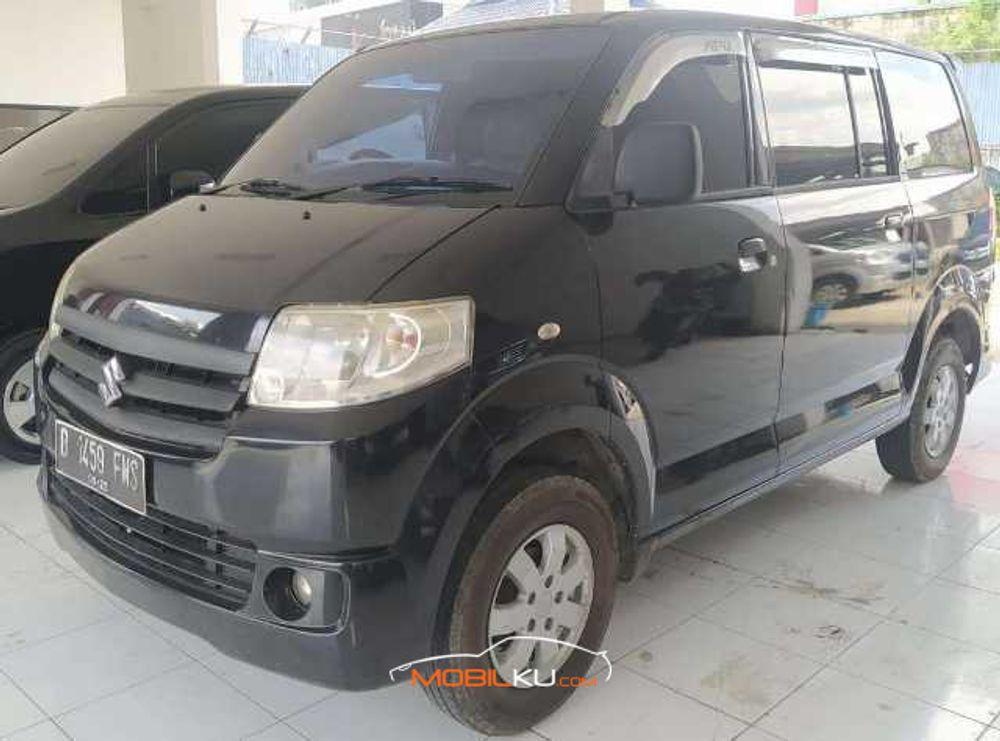 Mobil Suzuki APV 2011