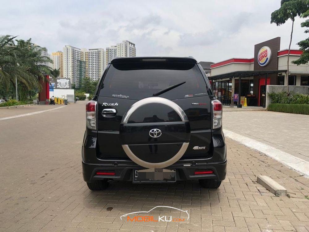 Mobil Toyota Rush 2014