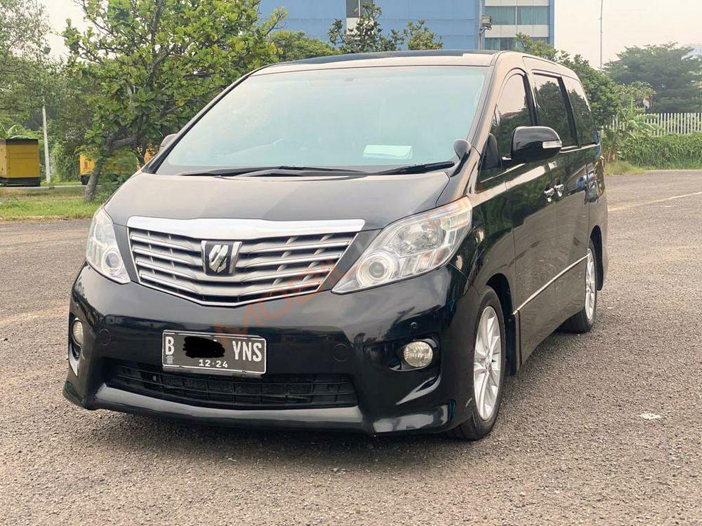 Mobil Toyota Alphard 2009