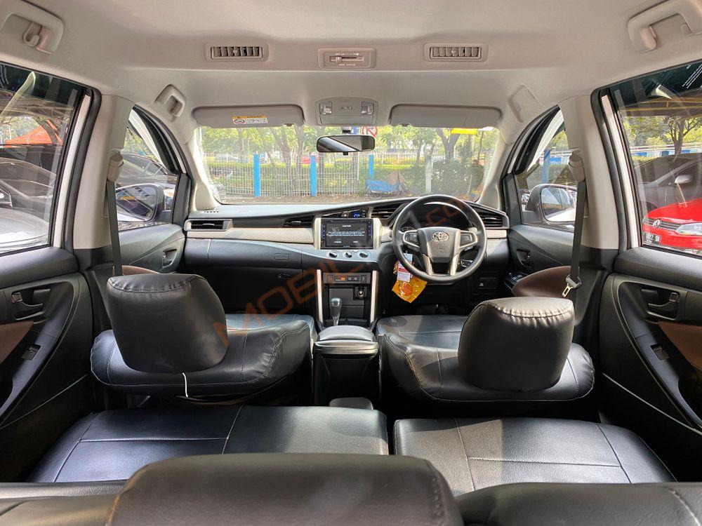 Mobil Toyota Kijang Innova 2021
