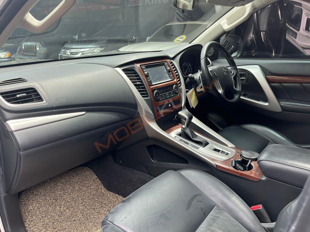 Mobil Mitsubishi Pajero Sport 2017