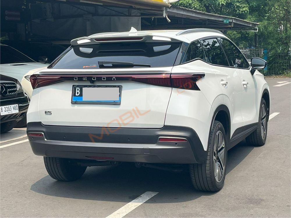Mobil Chery Omoda E5 2024