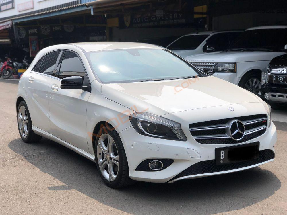 Mobil Mercedes-Benz A-Class 2013