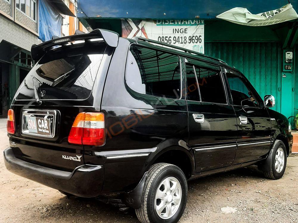 Mobil Toyota Kijang 2004