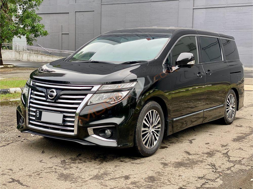 Mobil Nissan Elgrand 2014