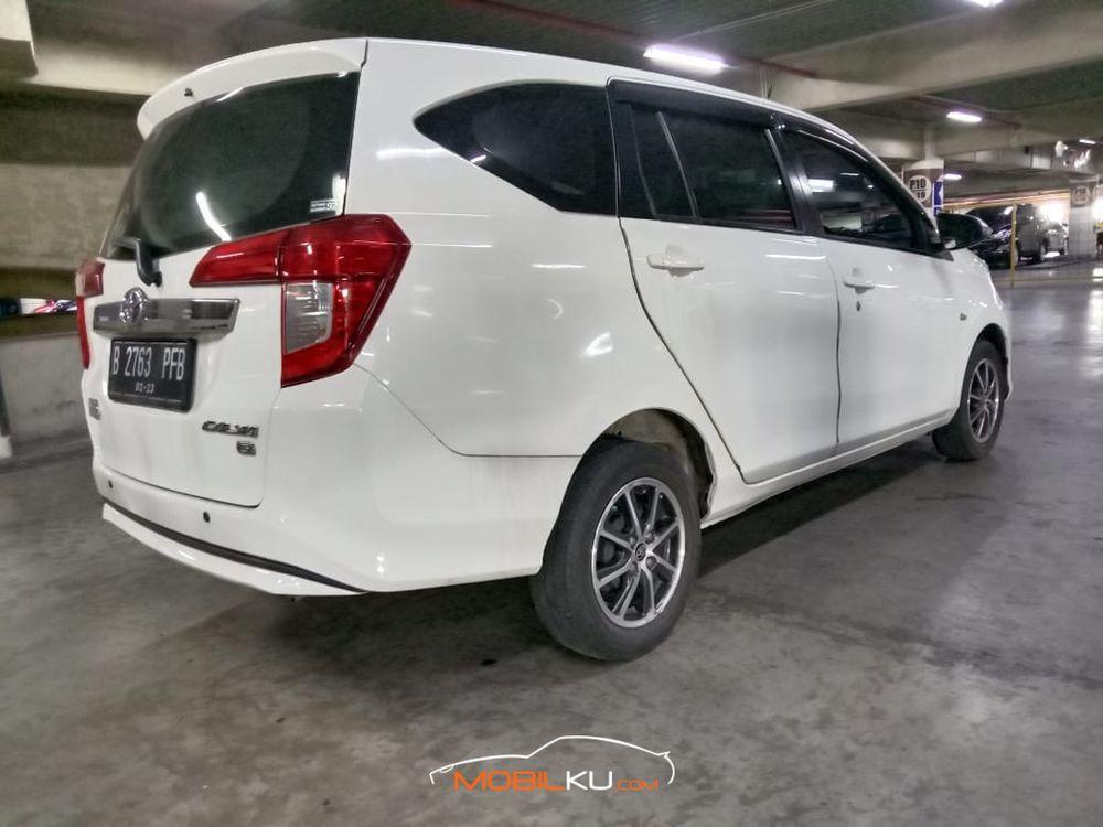 Mobil Toyota Calya 2018