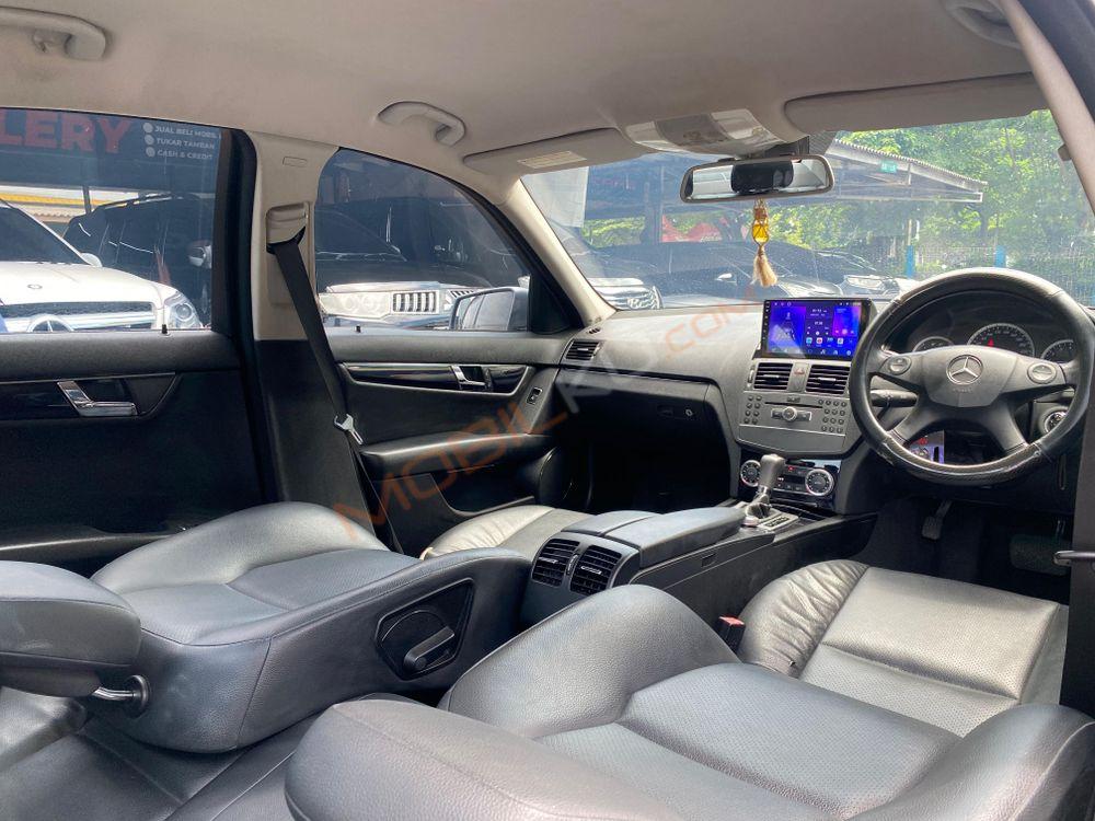 Mobil Mercedes-Benz C-Class 2011