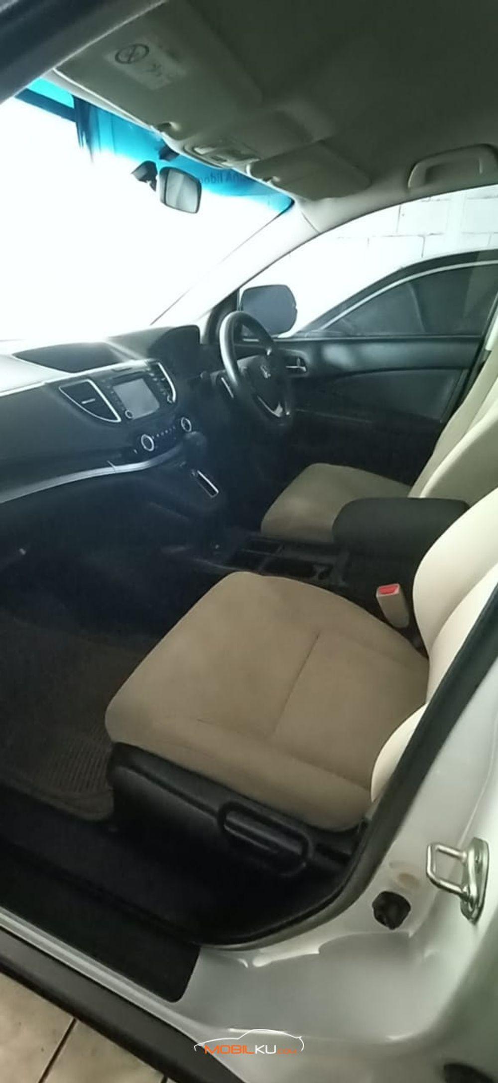 Mobil Honda CR-V 2015