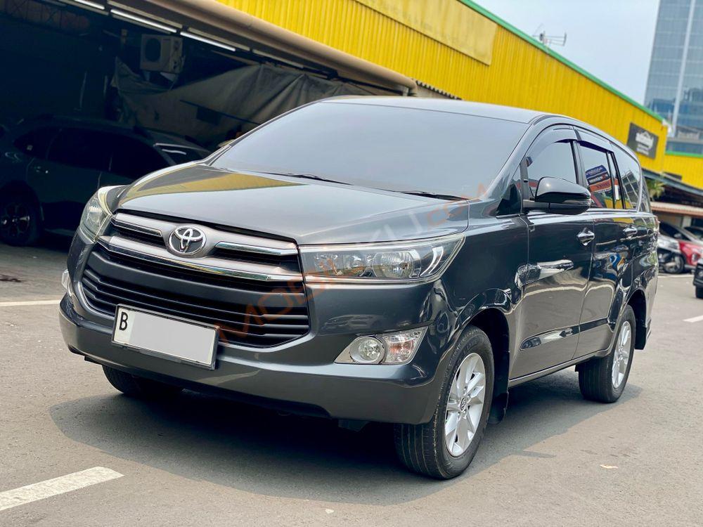 Mobil Toyota Kijang Innova 2017