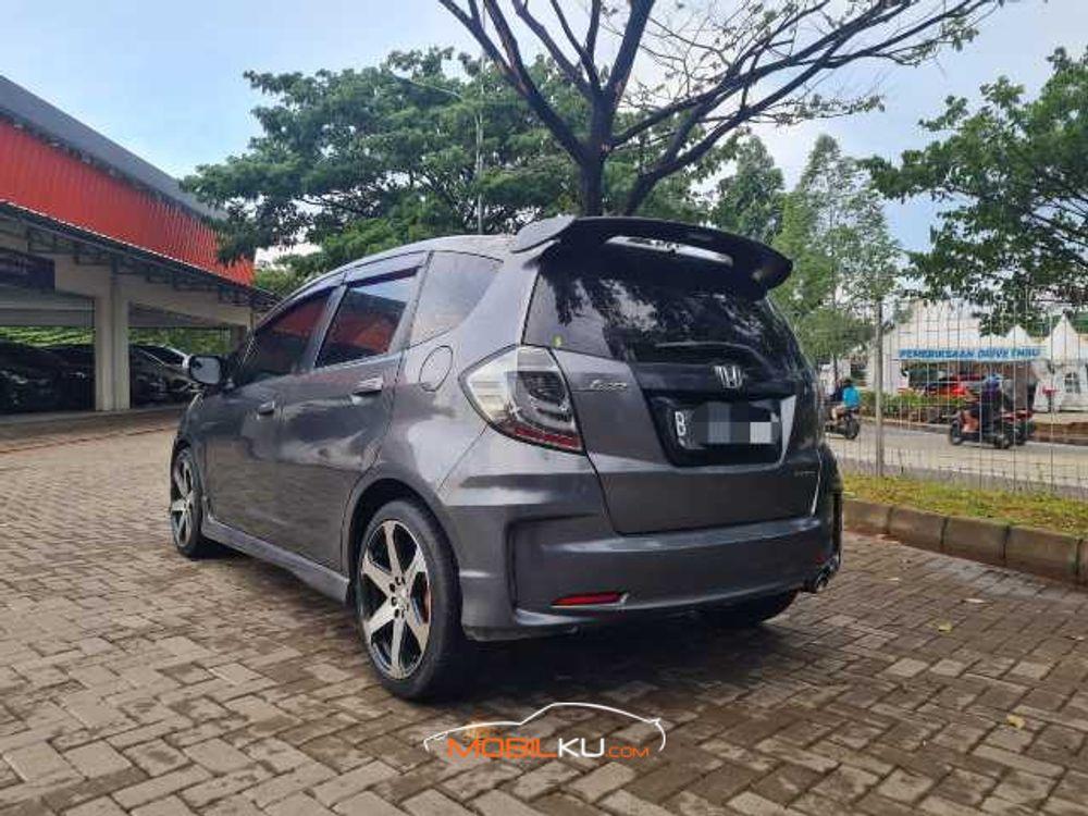 Mobil Honda Jazz 2012