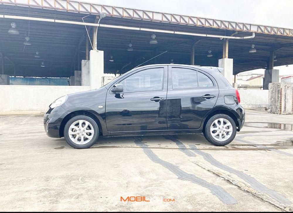 Mobil Nissan March 2017