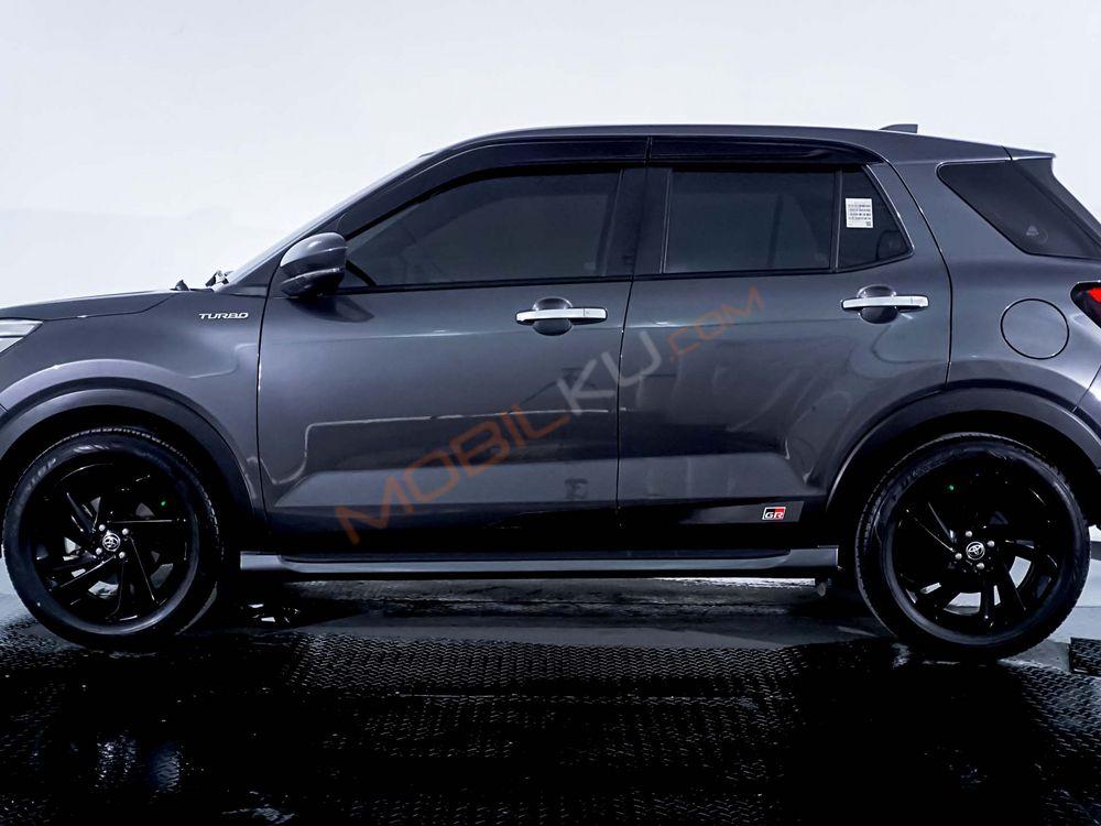 Mobil Toyota Raize 2021