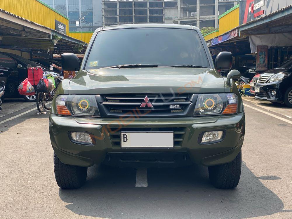 Mobil Mitsubishi Pajero 2001