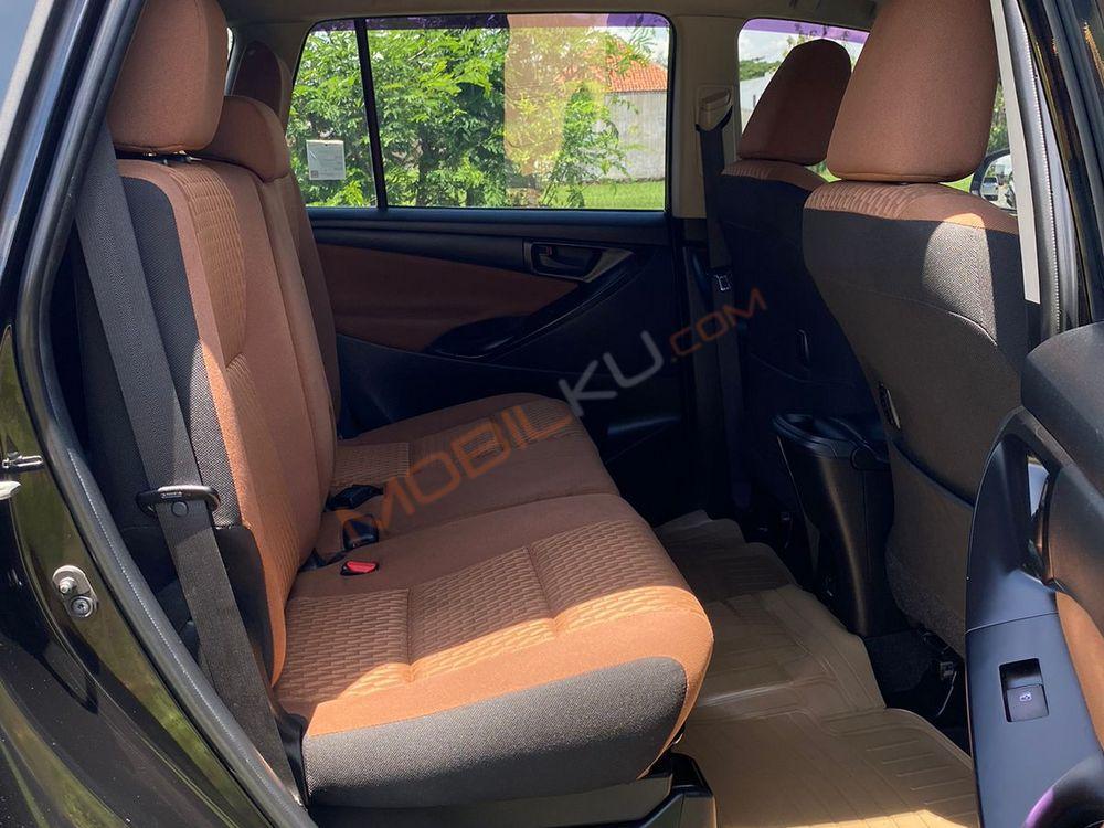 Mobil Toyota Kijang Innova 2016