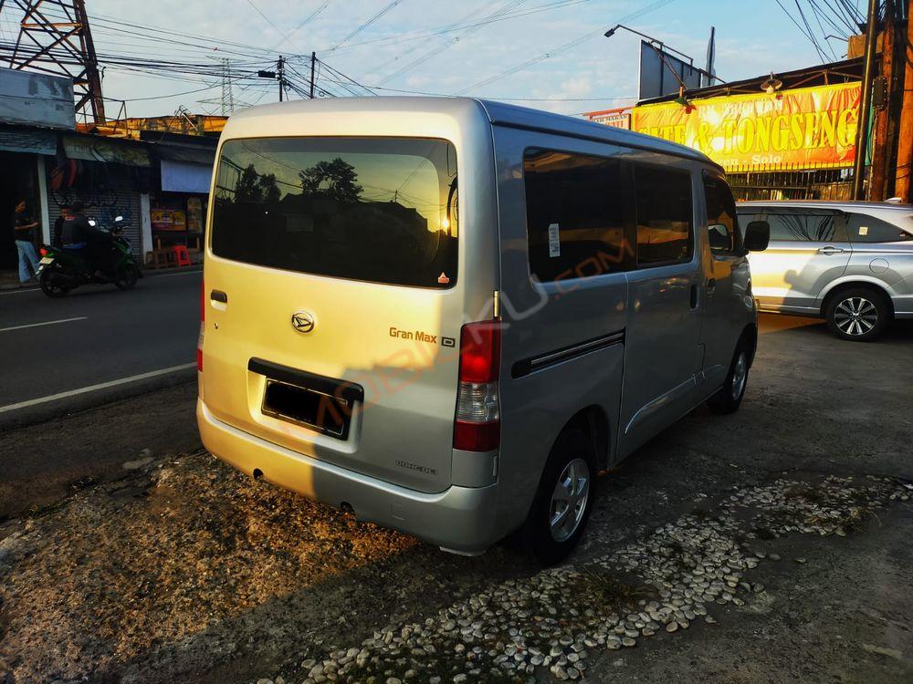 Mobil Daihatsu Gran Max 2020