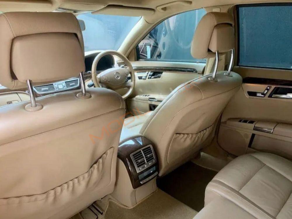 Mobil Mercedes-Benz S-Class 2011