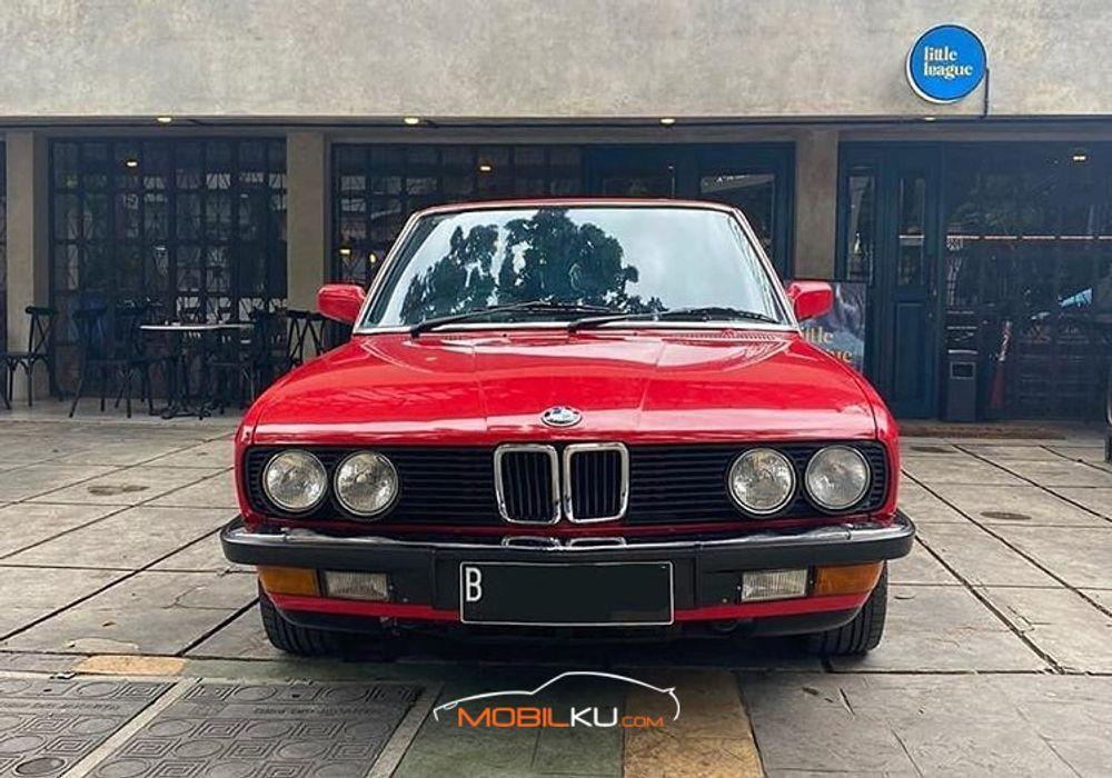 Mobil BMW 5 Series 1986