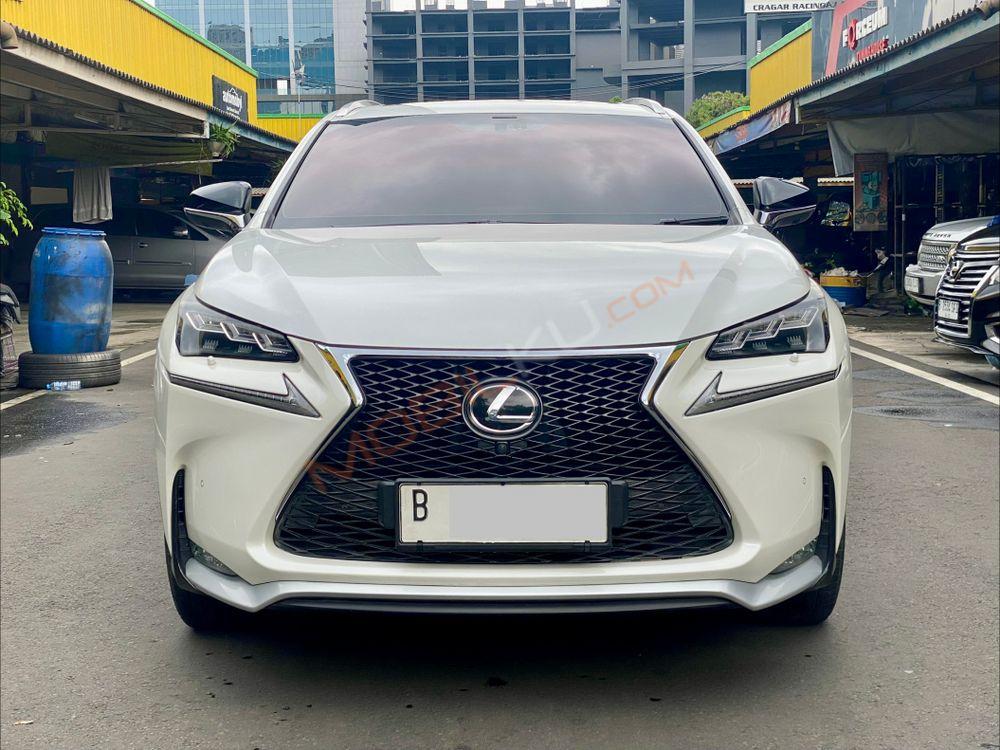 Mobil Lexus NX 2016