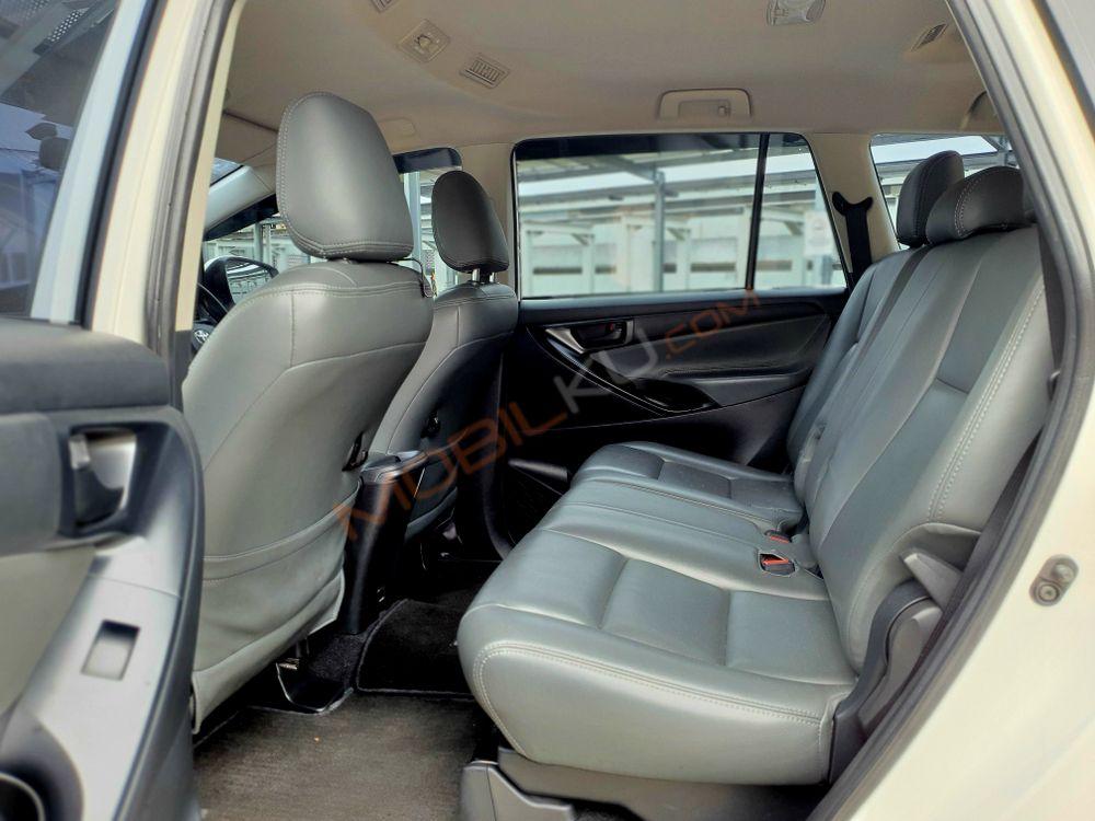 Mobil Toyota Kijang Innova 2020