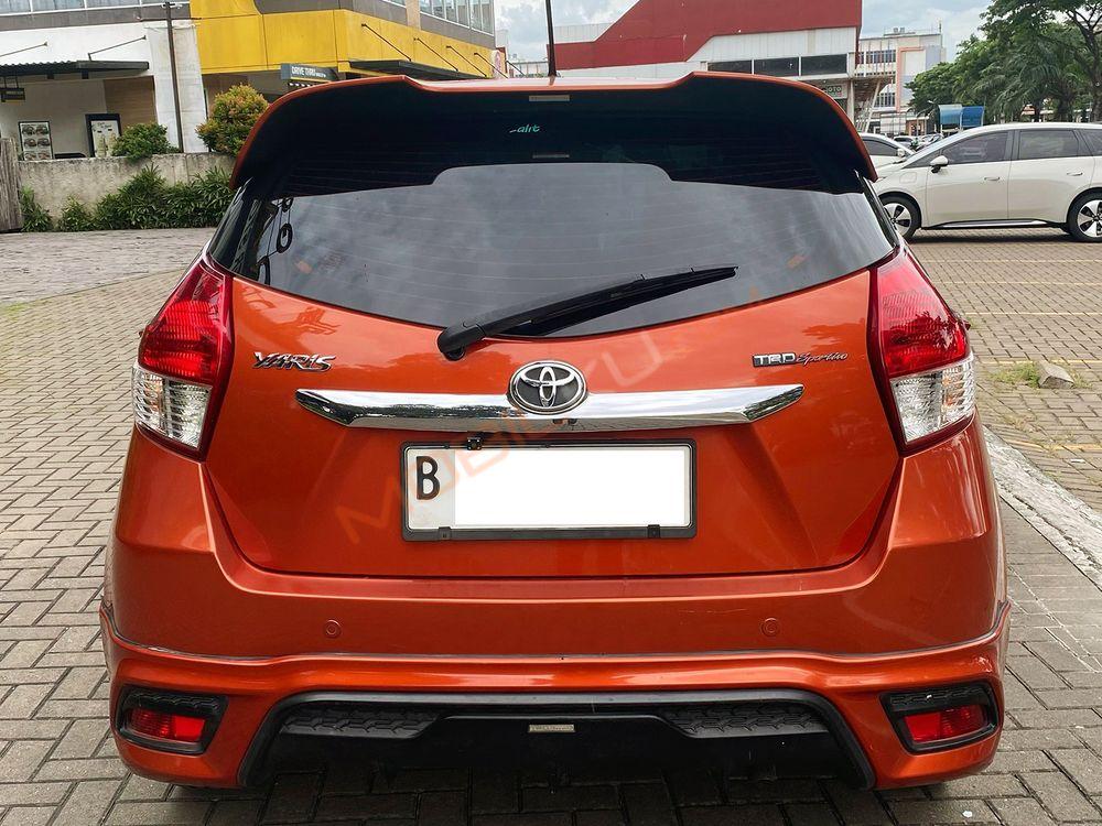 Mobil Toyota Yaris 2014