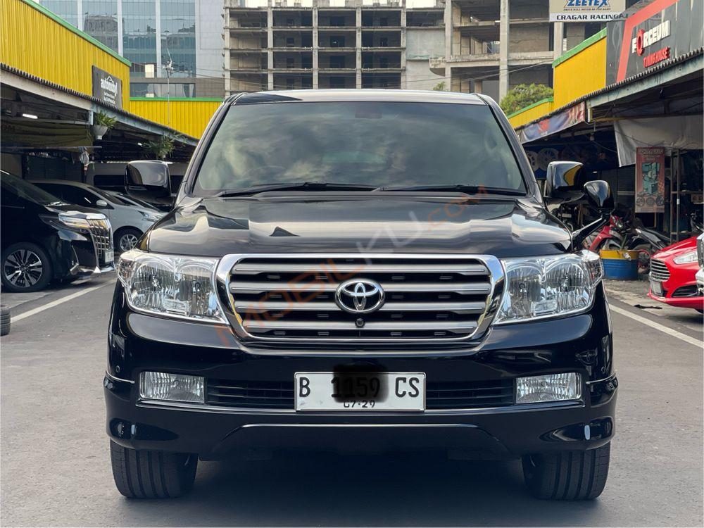 Mobil Toyota Land Cruiser 2008