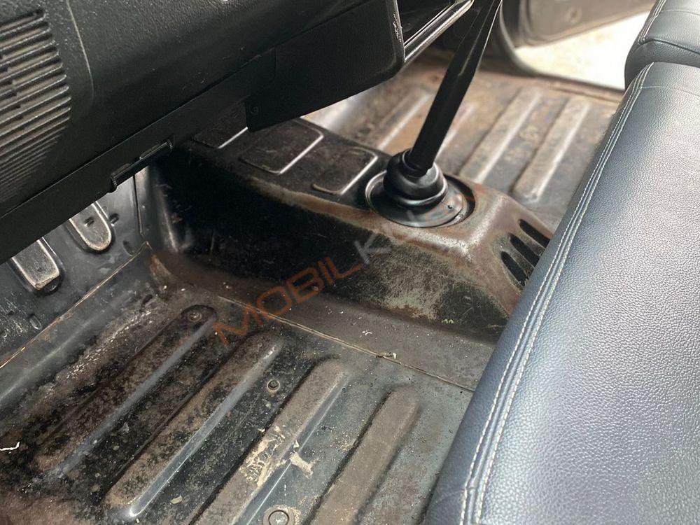 Mobil Isuzu Panther 2008