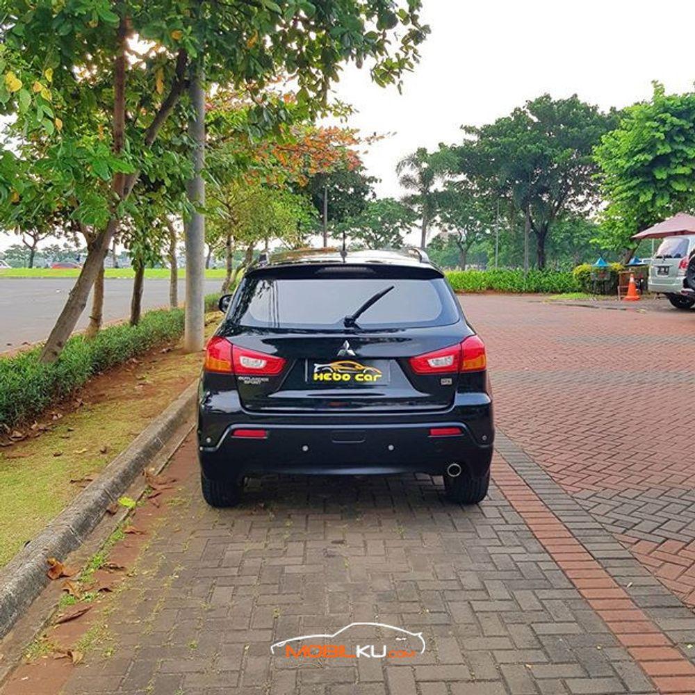 Mobil Mitsubishi Outlander Sport 2012