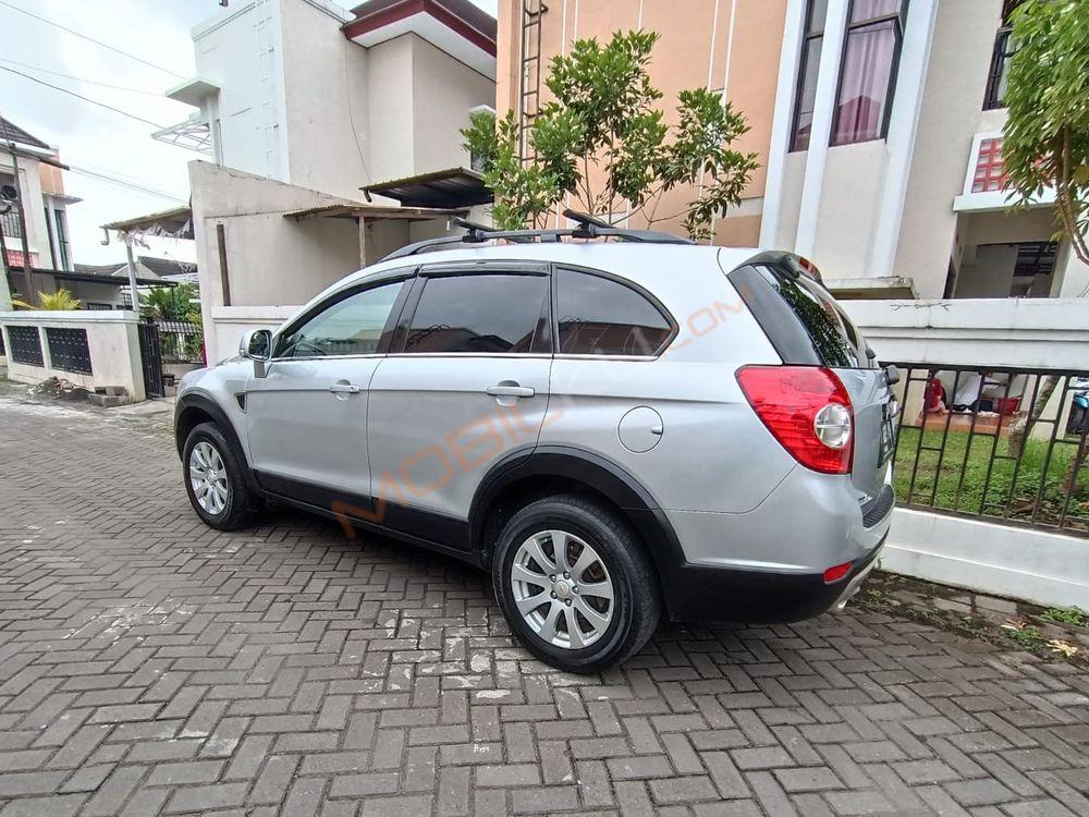 Mobil Chevrolet Captiva 2011