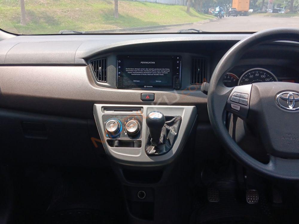 Mobil Toyota Calya 2019