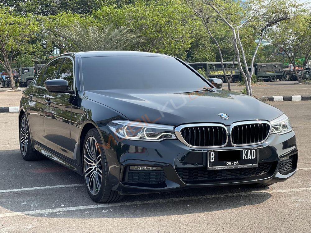 Mobil BMW 5 Series 2020