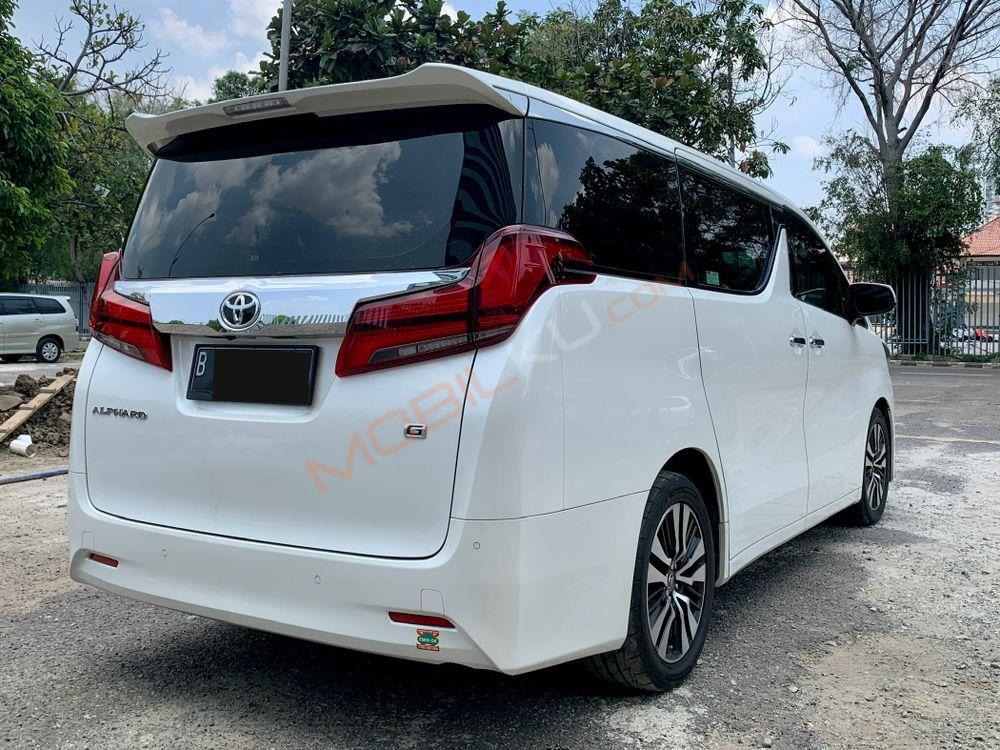 Mobil Toyota Alphard 2020