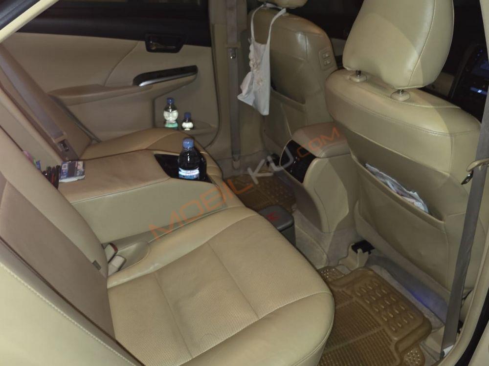 Mobil Toyota Camry 2016