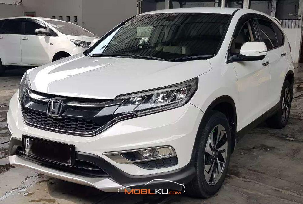 Mobil Honda CR-V 2015