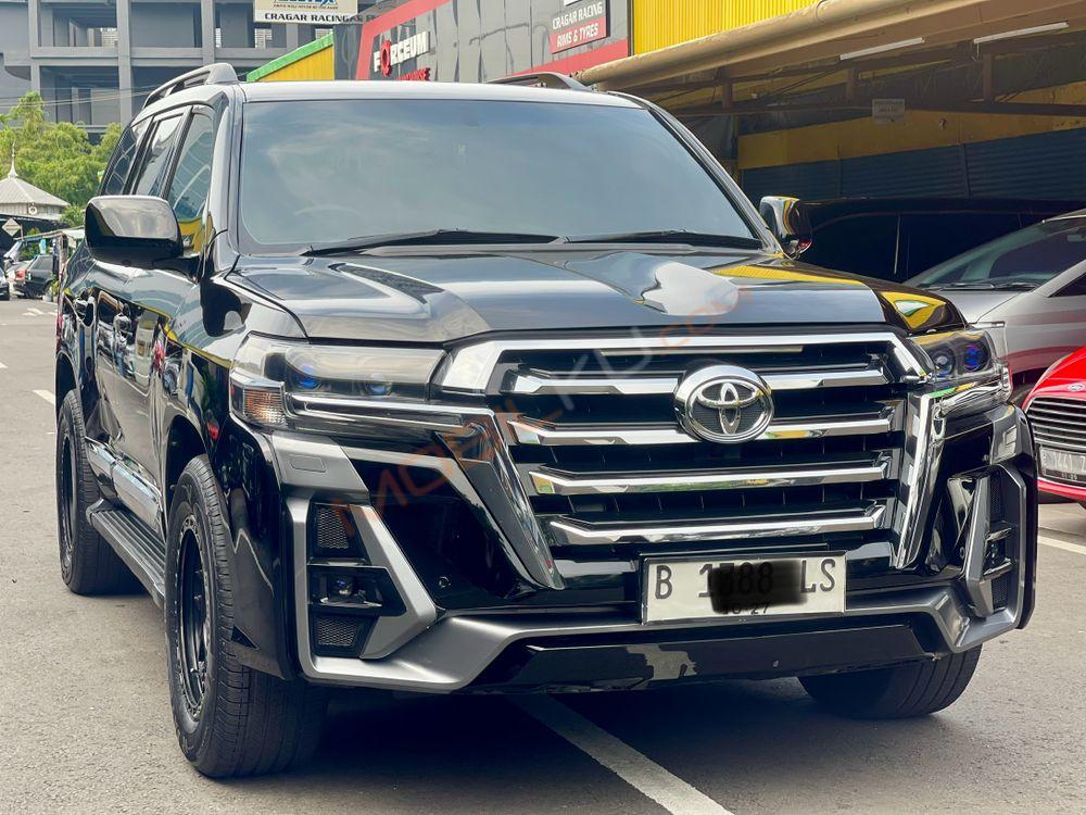 Mobil Toyota Land Cruiser 2008