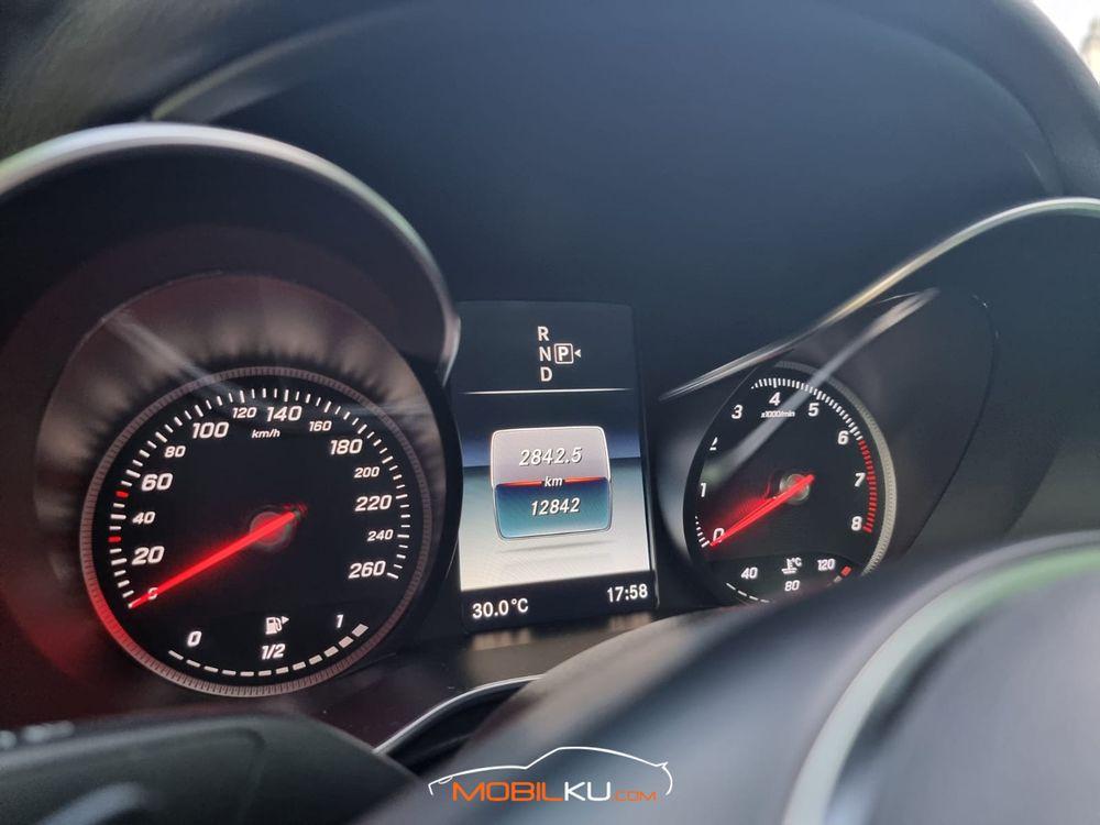 Mobil Mercedes-Benz C-Class 2015