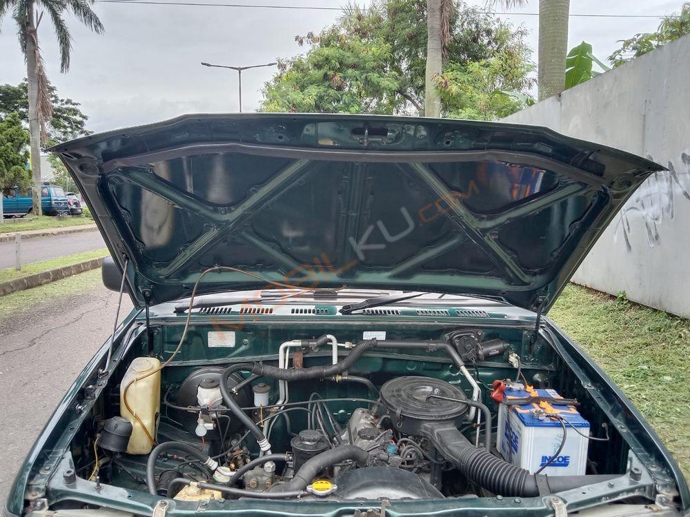 Mobil Toyota Kijang 1997