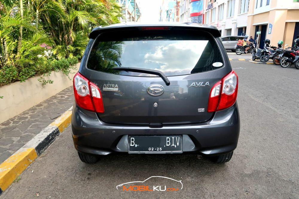 Mobil Daihatsu Ayla 2015