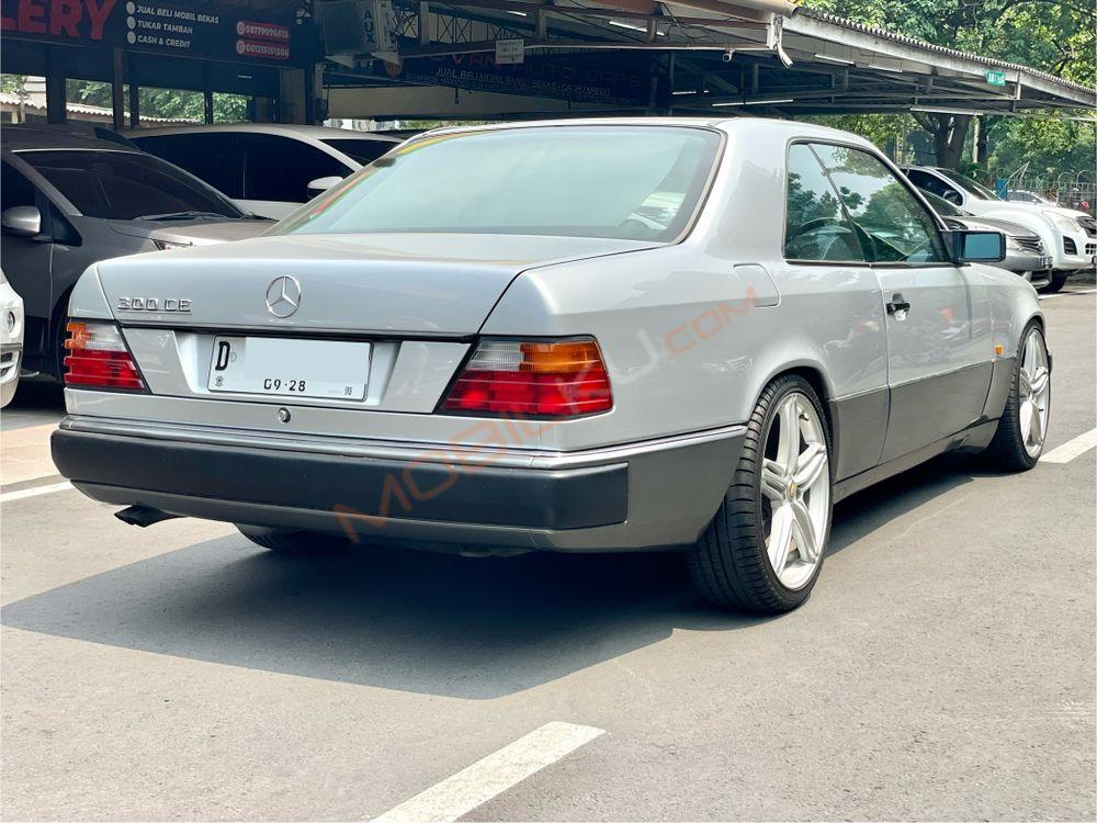Mobil Mercedes-Benz C-Class 1995