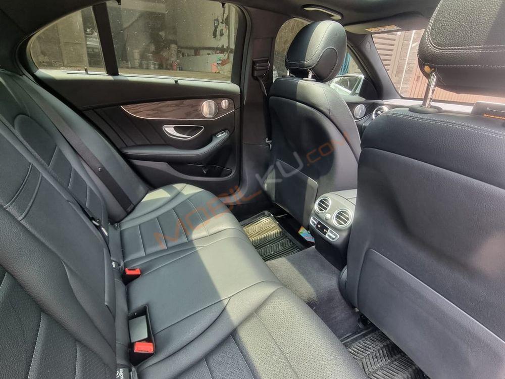 Mobil Mercedes-Benz C-Class 2015