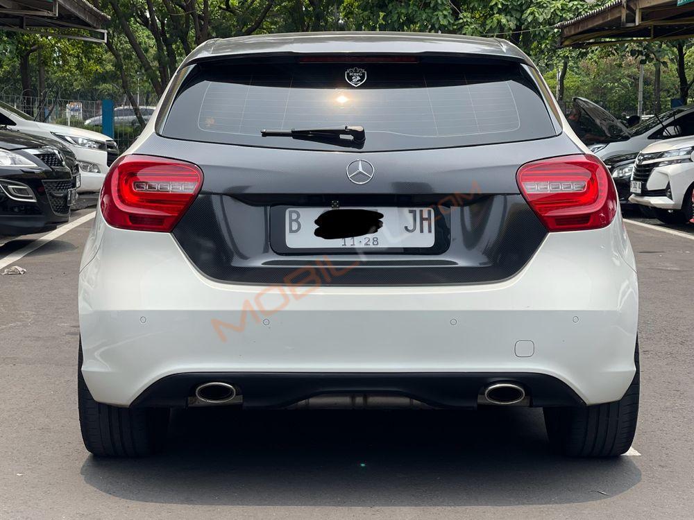 Mobil Mercedes-Benz A-Class 2013