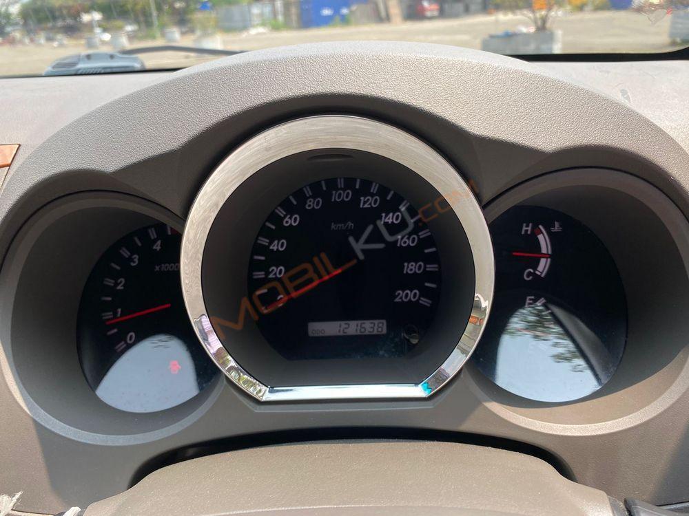 Mobil Toyota Fortuner 2011