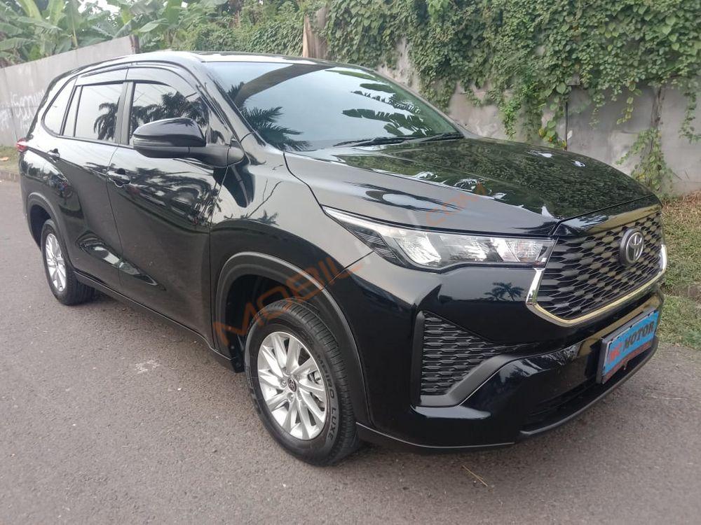 Mobil Toyota Kijang Innova Zenix 2023